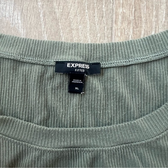 Express Olive Short Sleeve fitted Tee - Picture 2 of 5